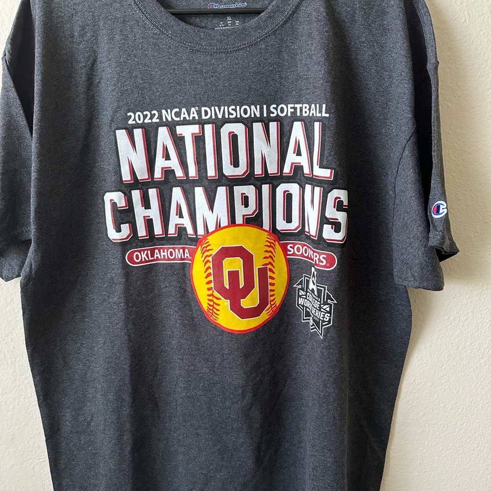 Oklahoma Sooners 2022 Softball NCAA Championship T-shirt Size XL